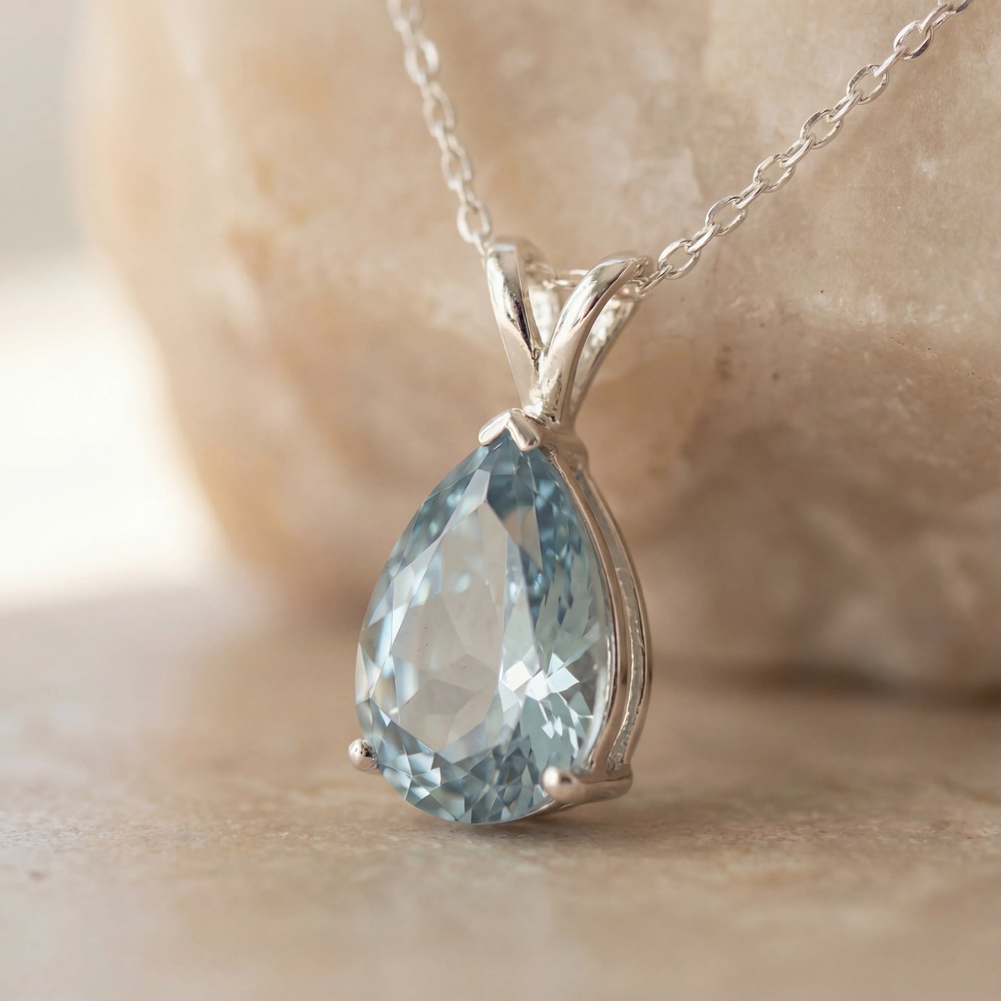 Health Peak™ VitalBreath Aquamarine Pendant Crystal – Respiratory Renewal